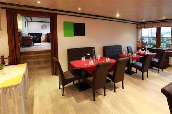 Hotel Brunnenbach เบราน์ลาเกอ ภายนอก รูปภาพ